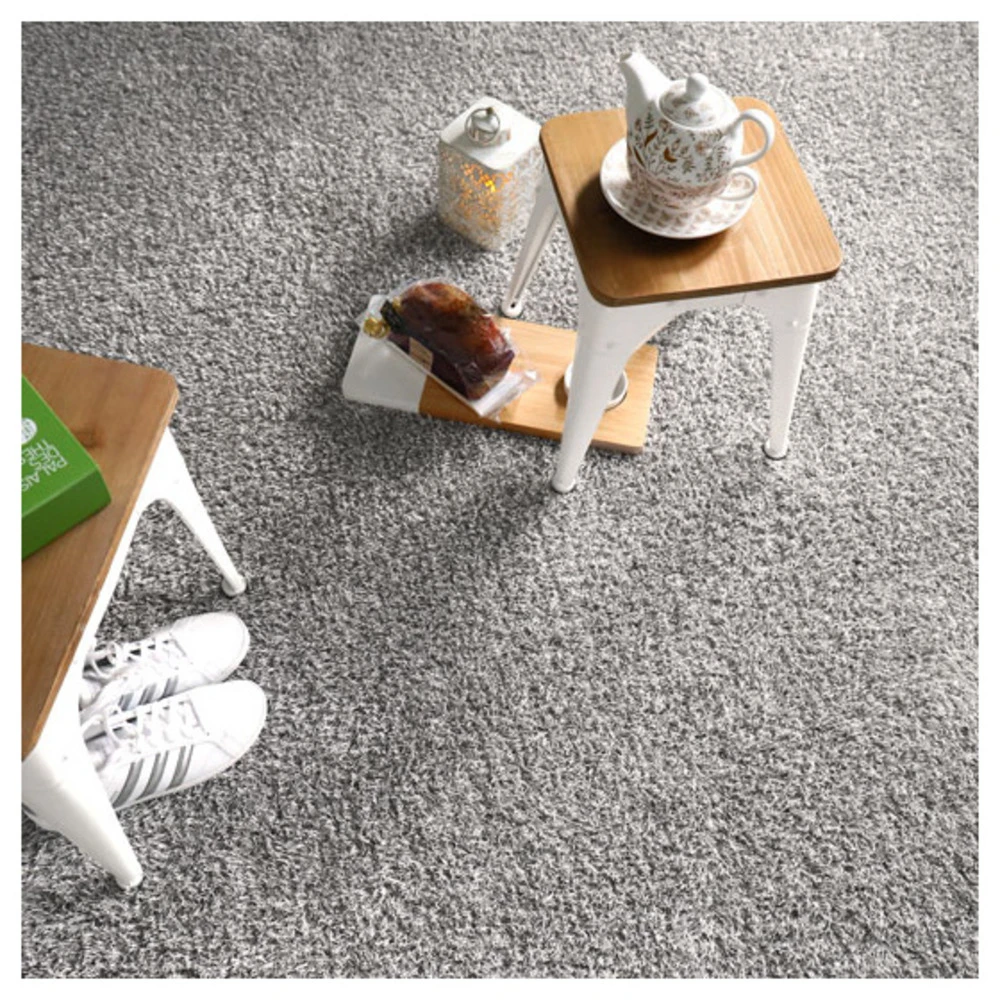 Gazon Synthétique Arty - Couleur Gris Clair - 20mm - 2m X 3m 4 Gazon Synthétique Arty - Couleur Gris Clair - 20mm - 2m X 3m – Image 2